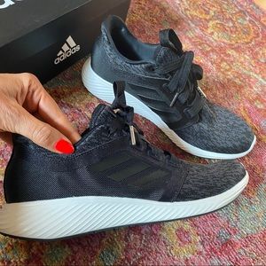 NEW Adidas Edge Lux 3 - black on black